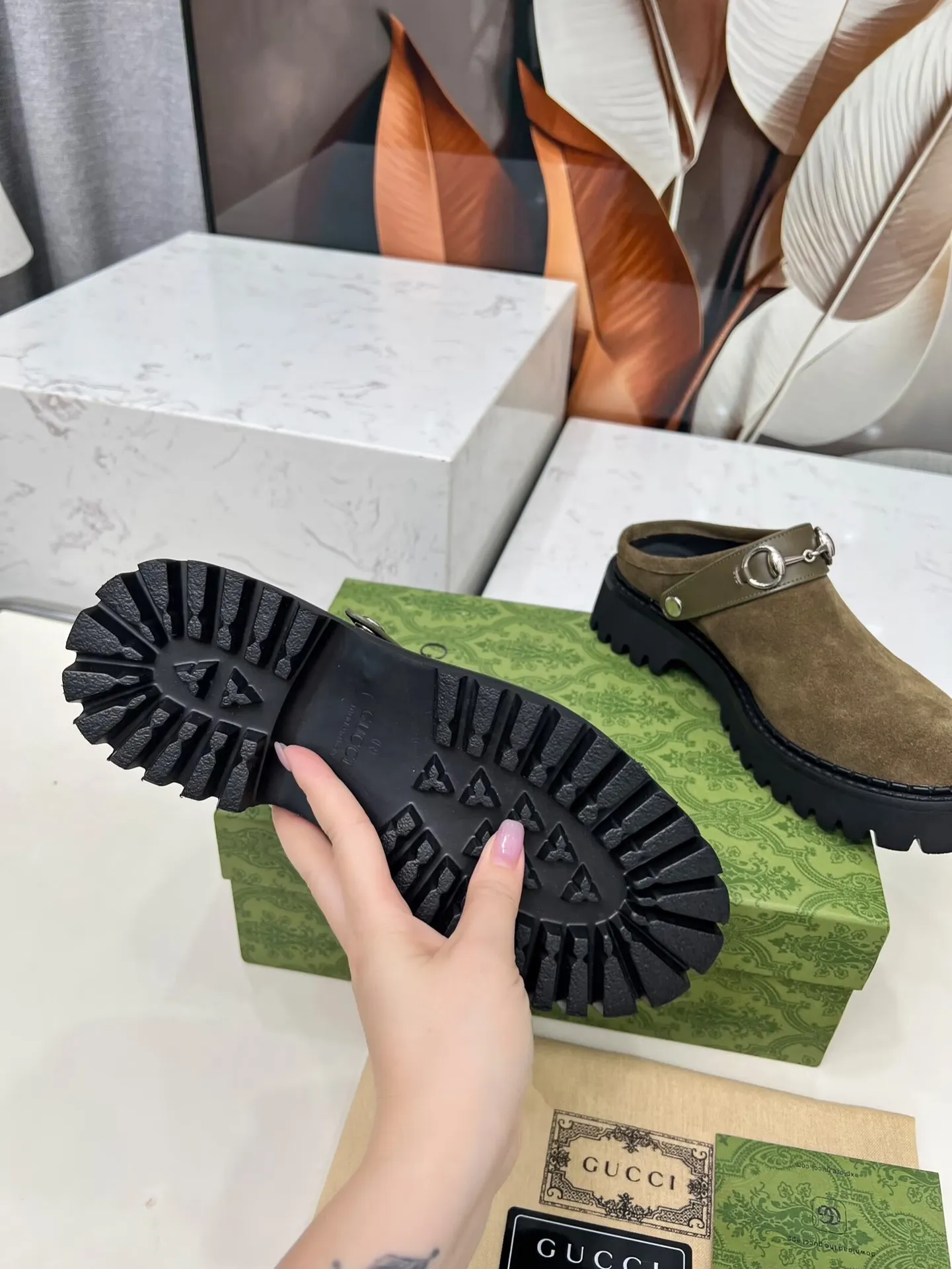 👟👟Ex-factory price 480👟👟 GUCCI British-style fashion slippers, lazy design back stumbling ➕thick sole increased height, empty back shape looming with exposed ankles, super cool when walking, age-neutral style, wide audience, Fabric: cowhide, mercerized cow suede Lining/foot pad: cowhide Outsole: foam outsole Heel height: 5cm Number of yards: 35-42 (customized numbers at both ends) Color: 4 colors available: black, brown, and military green Packing: card, bag